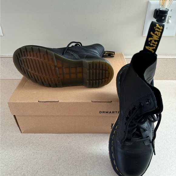 Dr Martens Soft Virginia Leather Black 1460 Boots - Picture 6 of 9